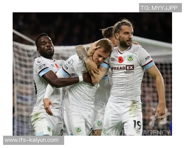 半场领先！内托破门助力切尔西暂时领先伯恩利，比赛背后的精彩瞬间