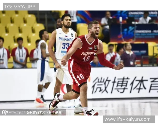 亚锦赛温馨瞬间:巴勒斯坦队员场外的可爱照引发热议