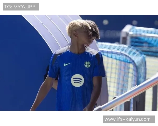 世体:在宣布亚马尔受伤前,巴萨和西班牙国家队多次进行沟通 世体:在宣布亚马尔受伤前,巴萨和西班牙国家队多次进行沟通